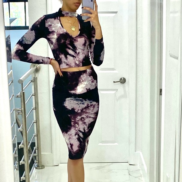 Set - Picture 2 of 2